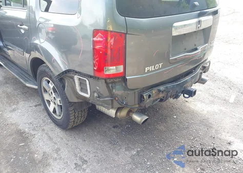 2010 Honda Pilot Touring z USA, uszkodzony, nr VIN 5FNYF4H93AB040958